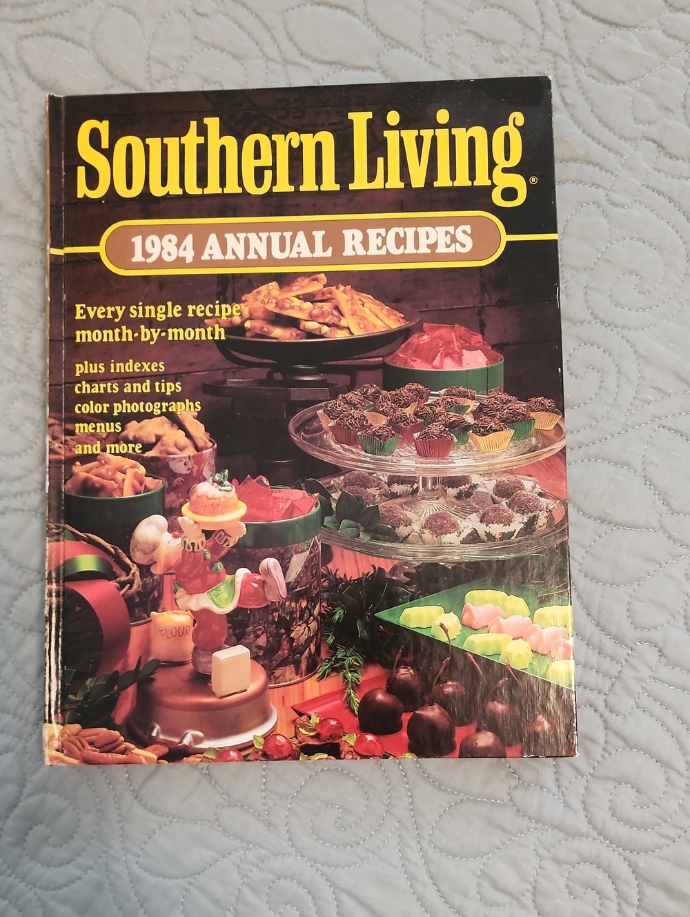 Southern Living 1984 Annual Recipes Cookbook - Yellow & Brown Cover